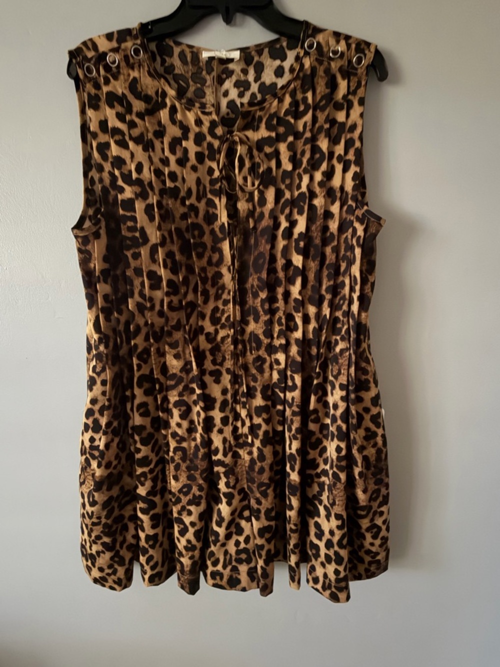 Sleeveless Leopard-Print Romper with Front Tie - Tan & Black - Picture 5 of 15